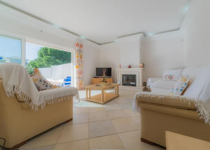 Bota By Garvetur Villa Almancil